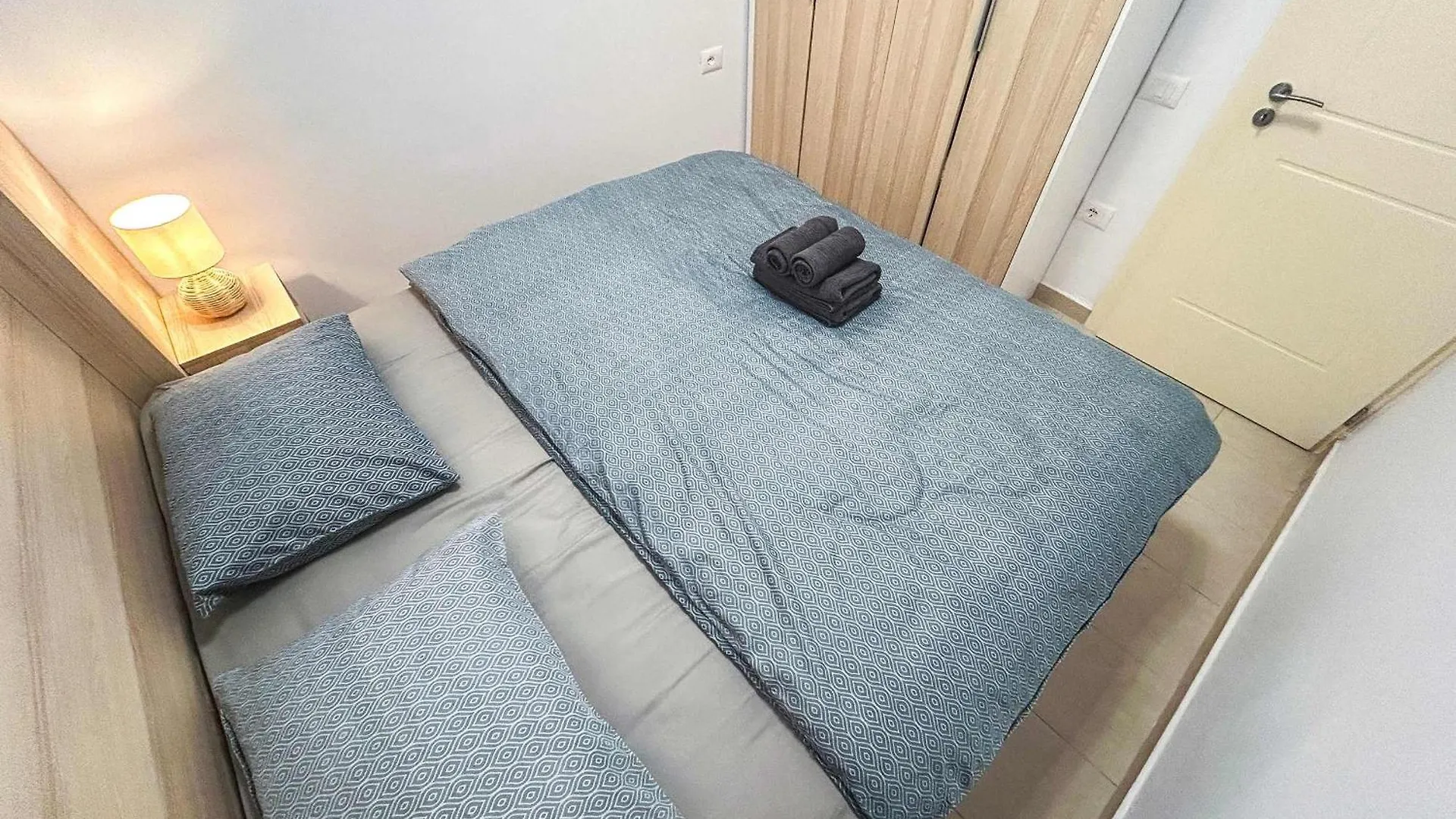 Moni Apartment 1179 ゴーレム